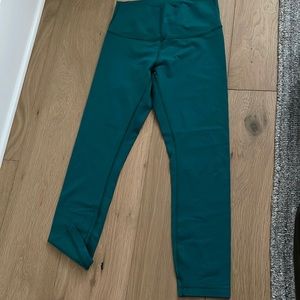 Lululemon wunder under crops